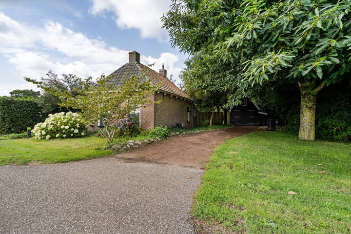 Photo 41 of 't Sou 44