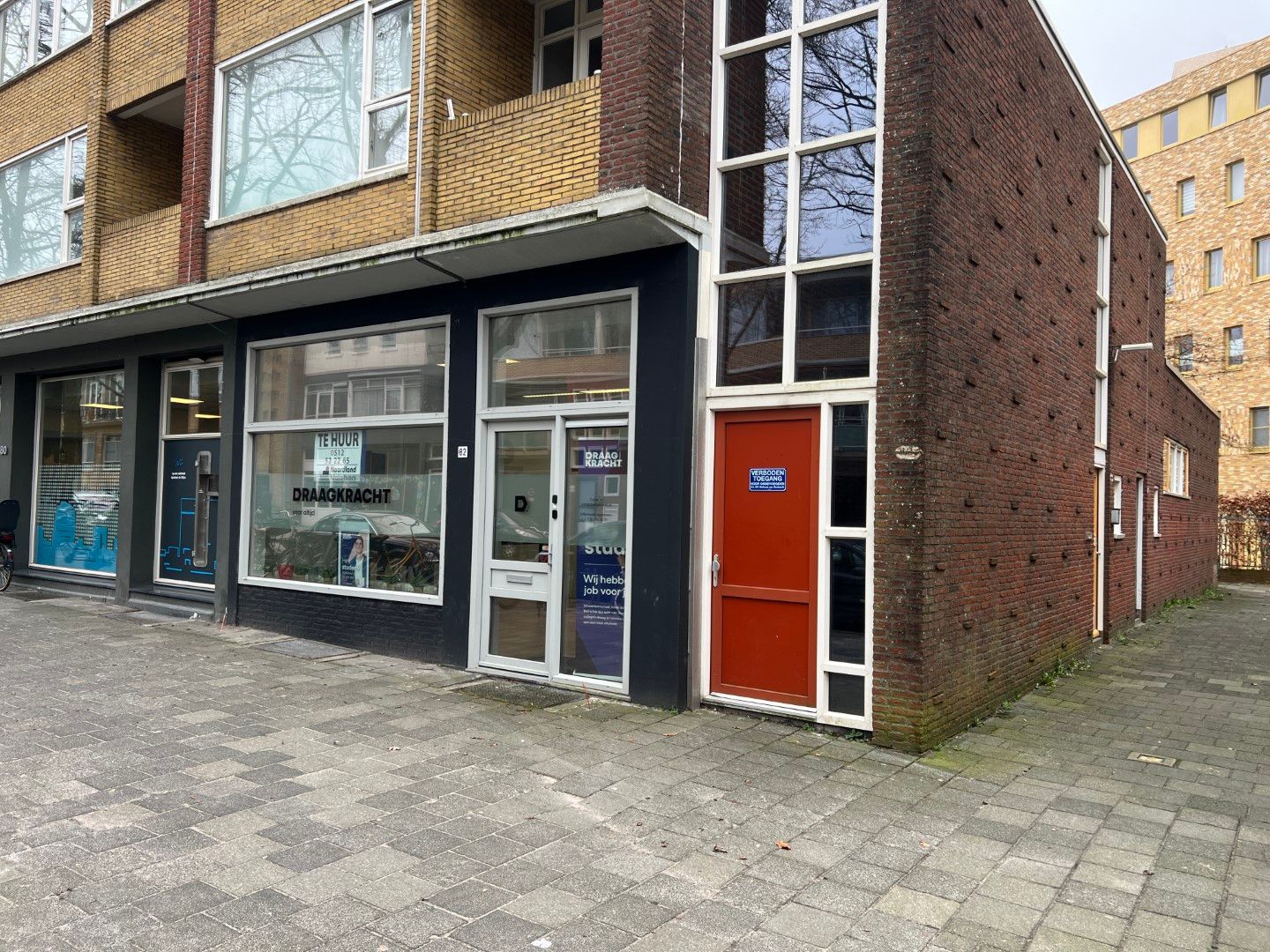 View photo 2 of Vechtstraat 82