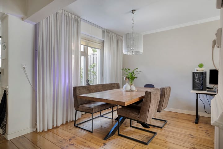 Foto 8 van Julianastraat 10