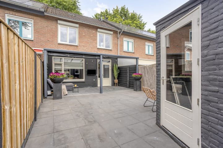 Photo 38 of Uranusstraat 26