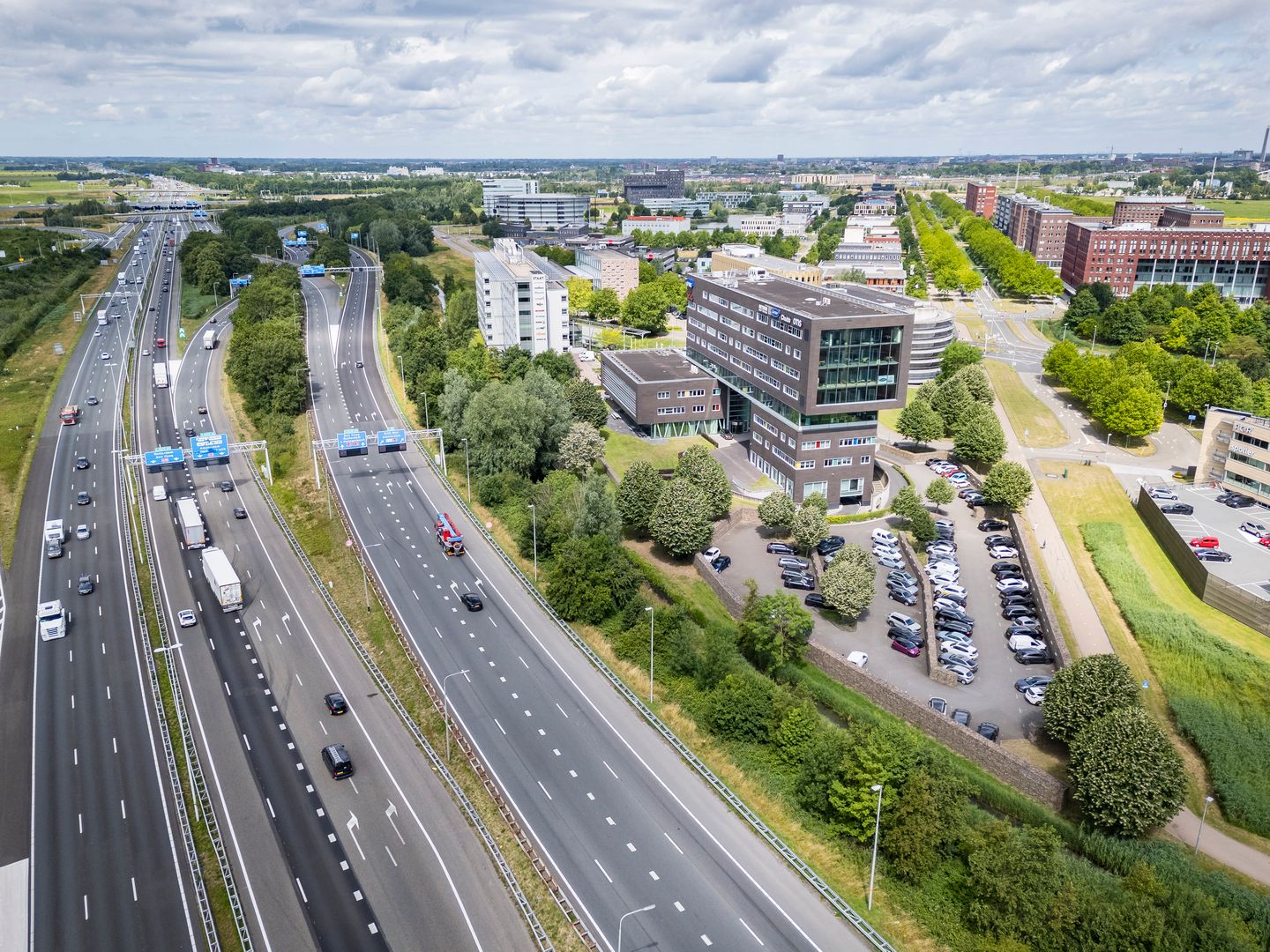 View photo 2 of Papendorpseweg 83
