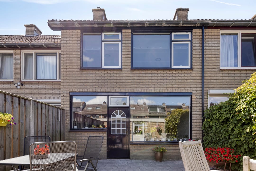 Photo 2 of Waalstraat 7