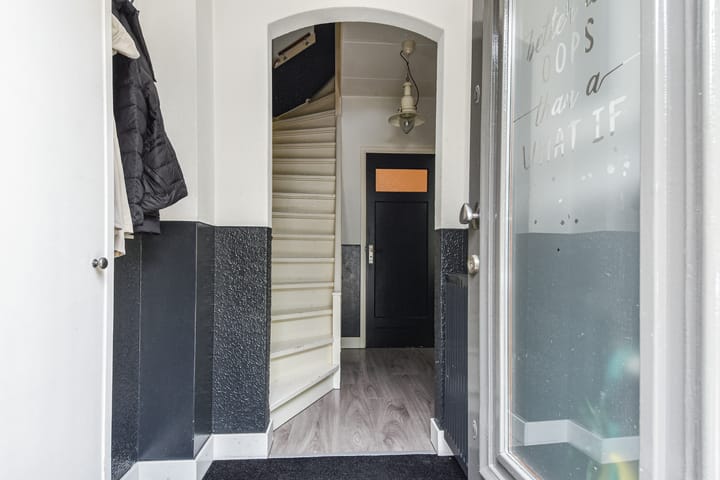 Foto 9 van van Baerlestraat 35