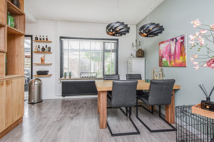 Foto 13 van van Baerlestraat 35