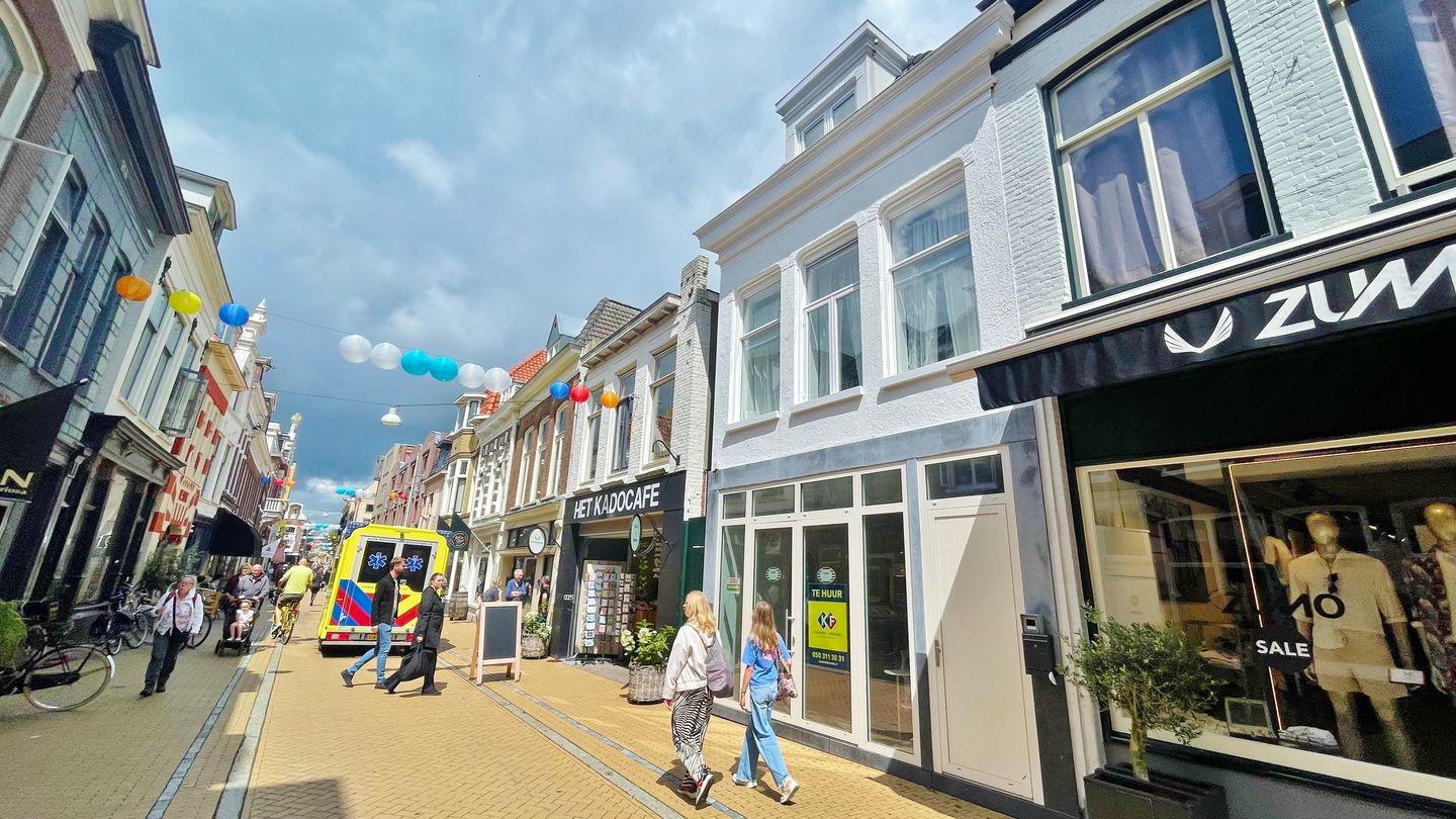 View photo 4 of Folkingestraat 24