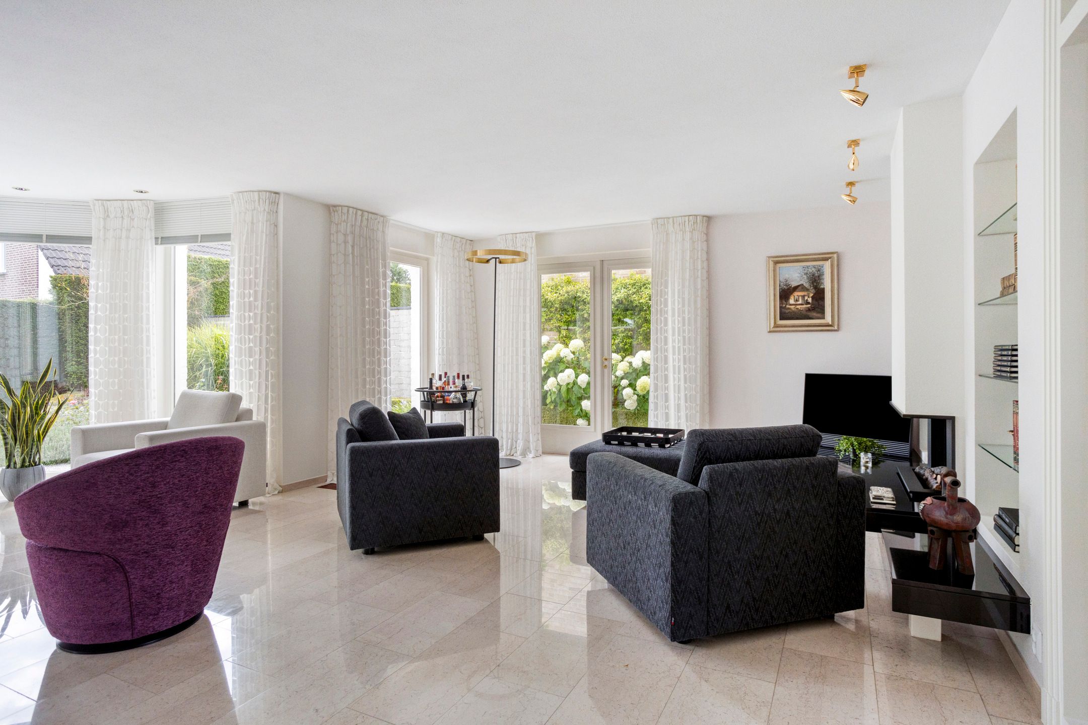 Photo 15 of Montjoiestraat 4