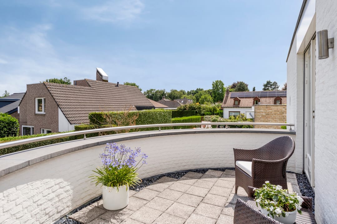 Photo 43 of Montjoiestraat 4