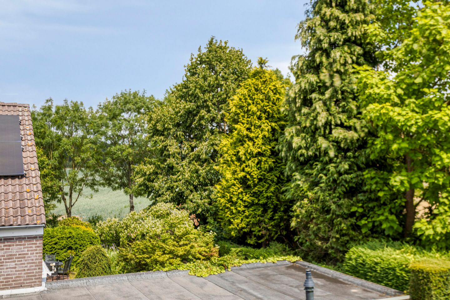 Photo 44 of Montjoiestraat 4