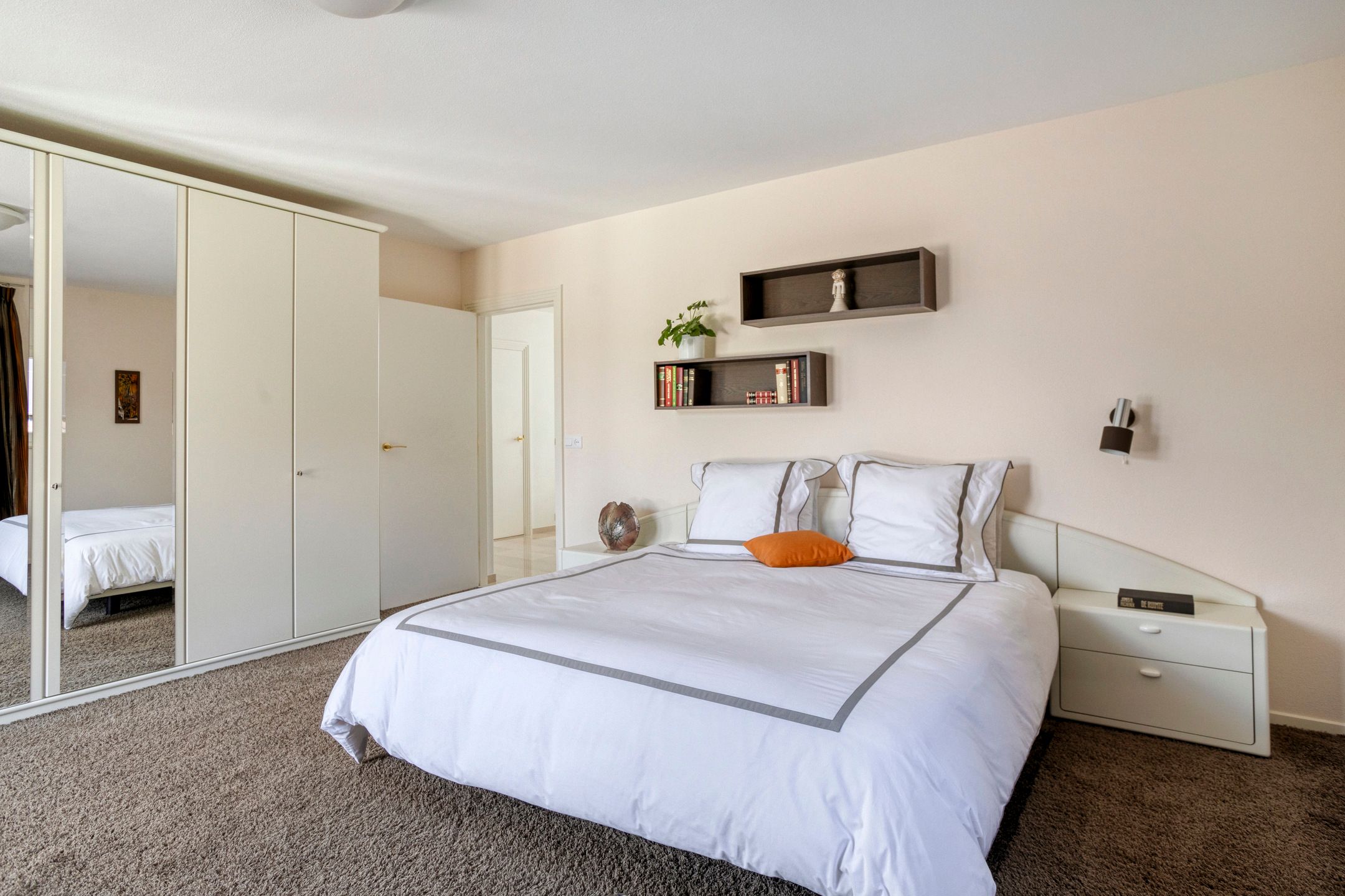 Photo 45 of Montjoiestraat 4