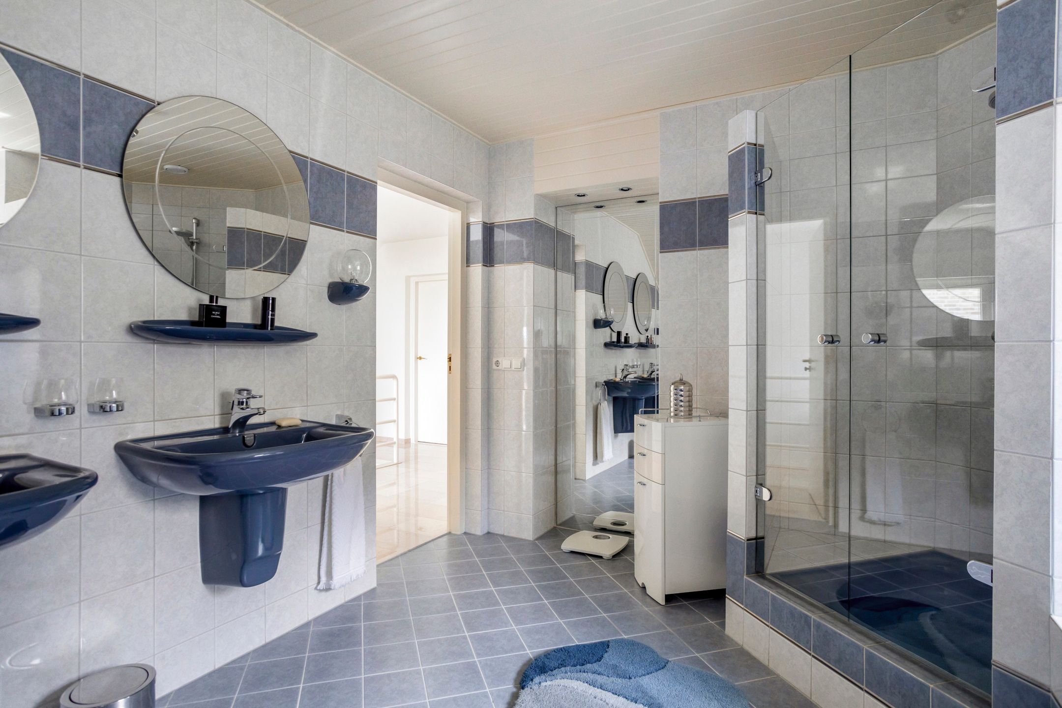 Photo 54 of Montjoiestraat 4