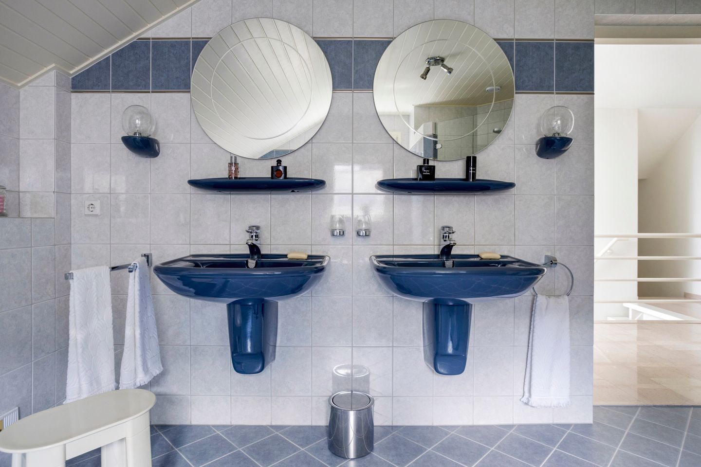 Photo 55 of Montjoiestraat 4