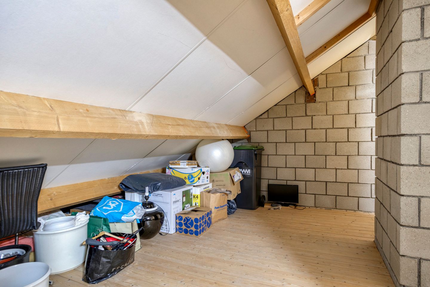 Photo 74 of Montjoiestraat 4