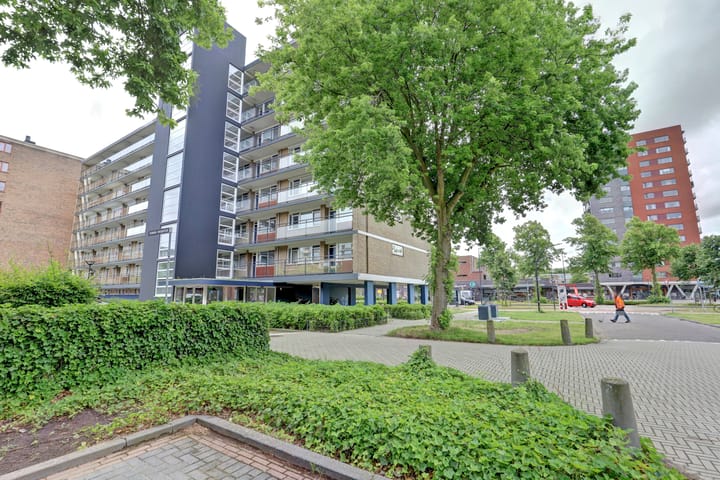 Foto 28 van Bernard Zweersplein 40