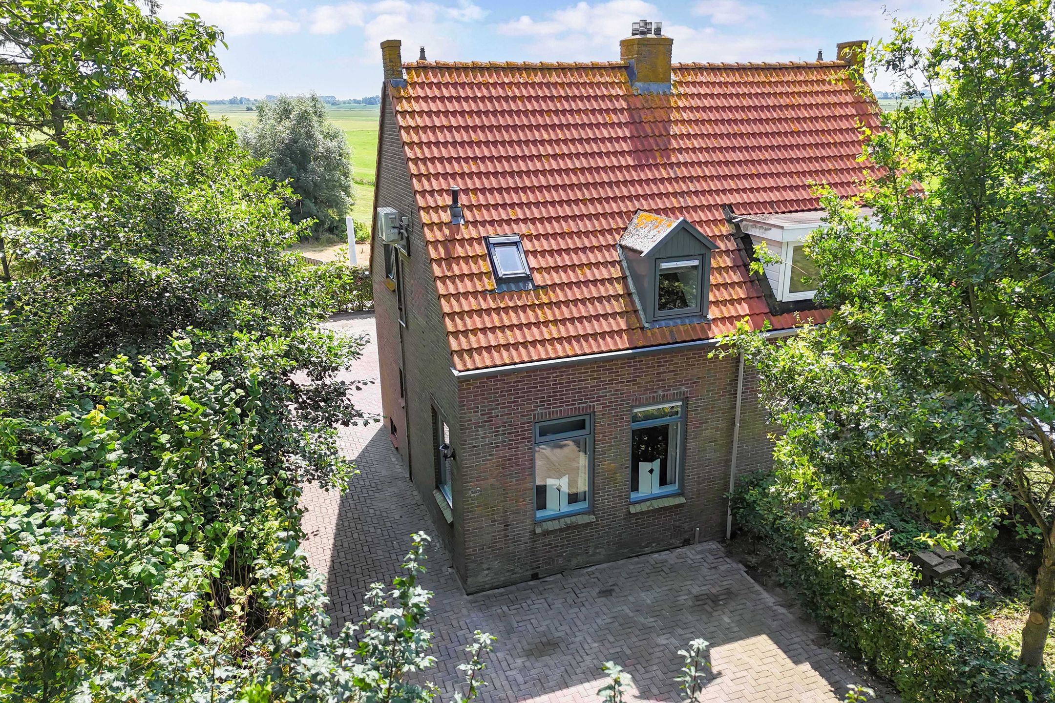 Photo 45 of Marwei 102