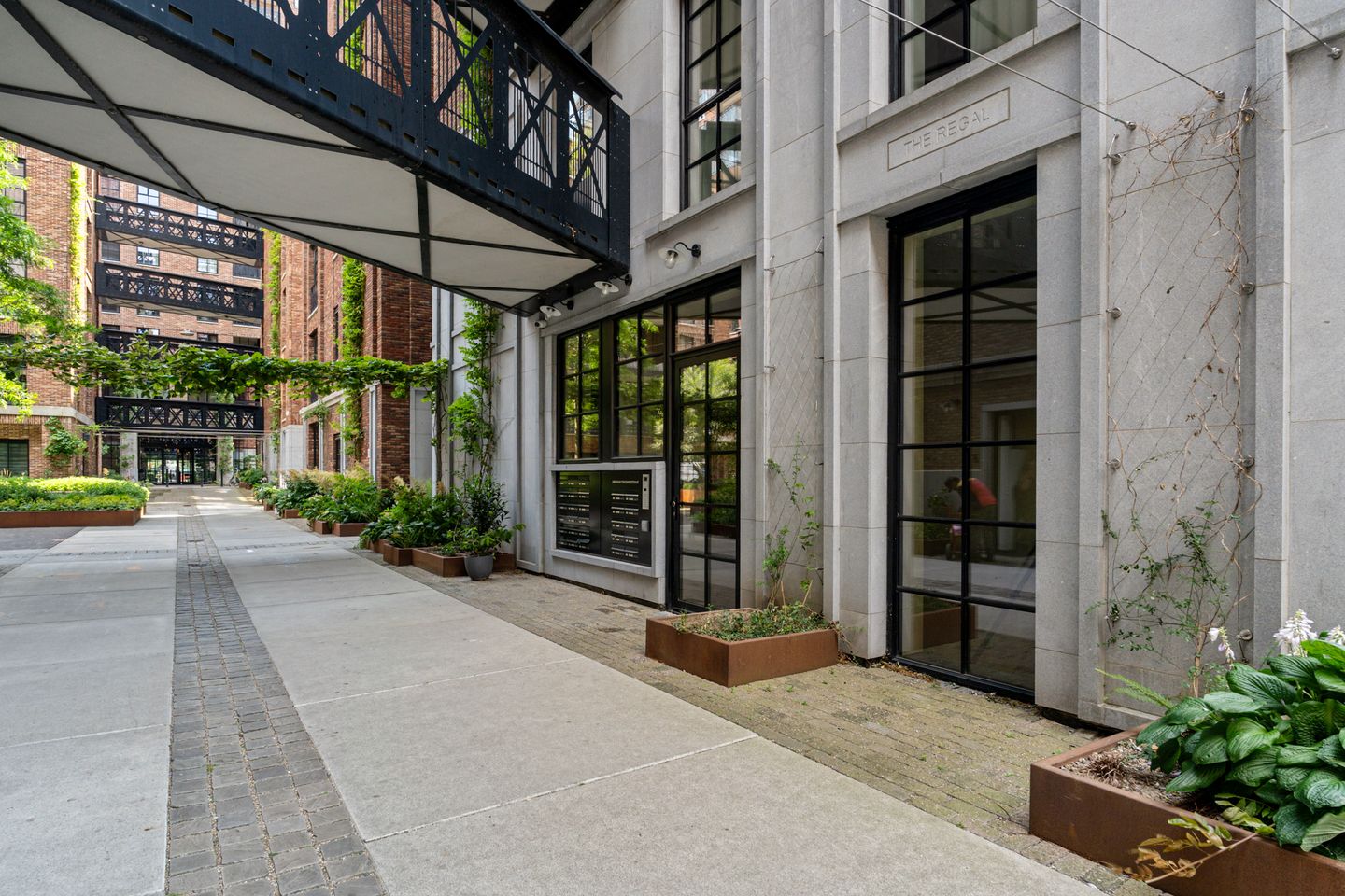 Foto 10 van Abraham Tuschinskistraat 57