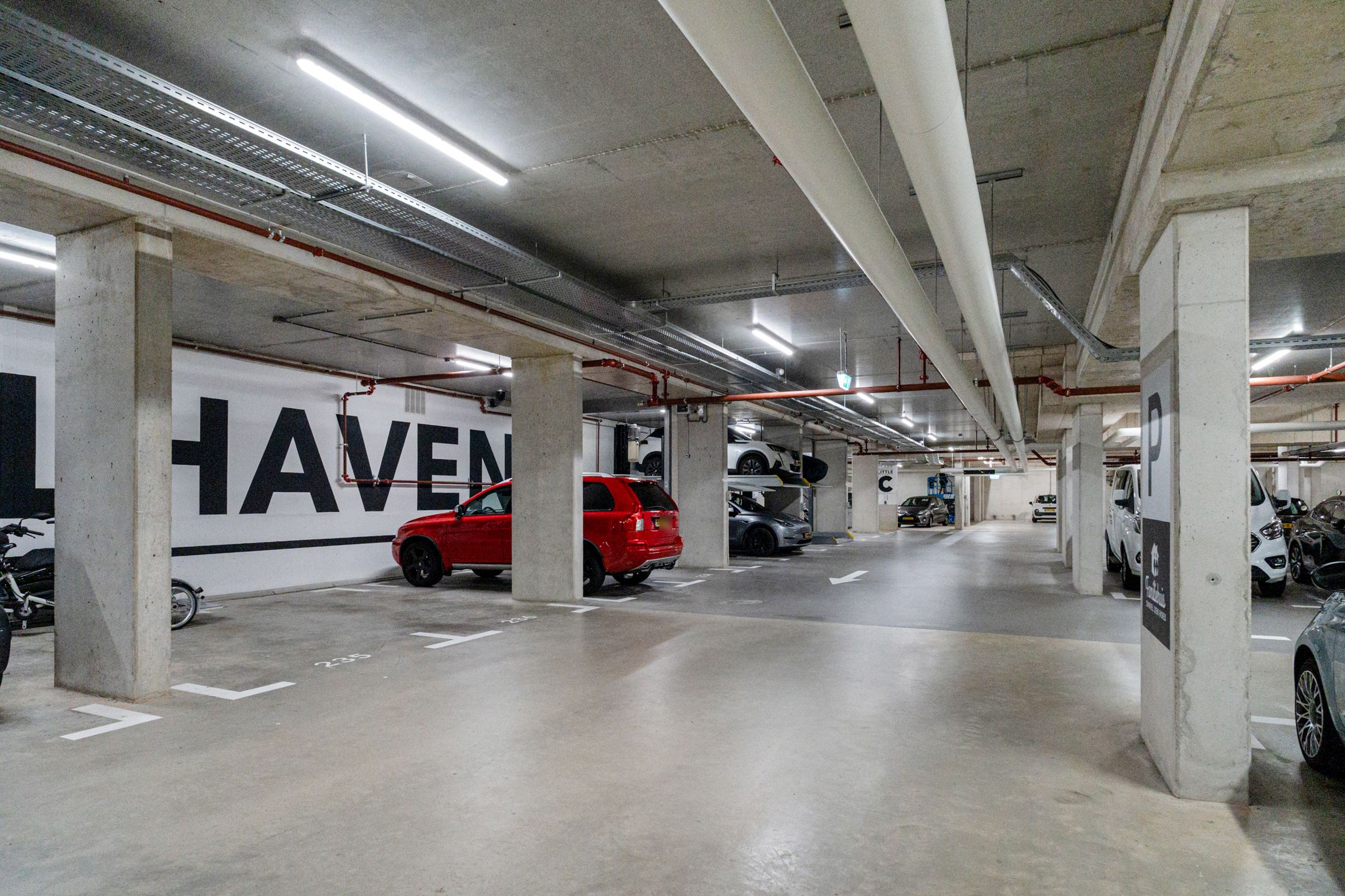 Foto 60 van Abraham Tuschinskistraat 57