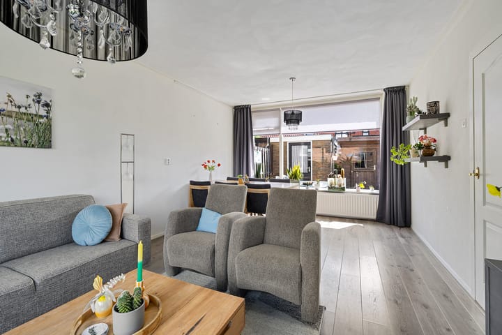 Foto 10 van Worp Tjaardastraat 63