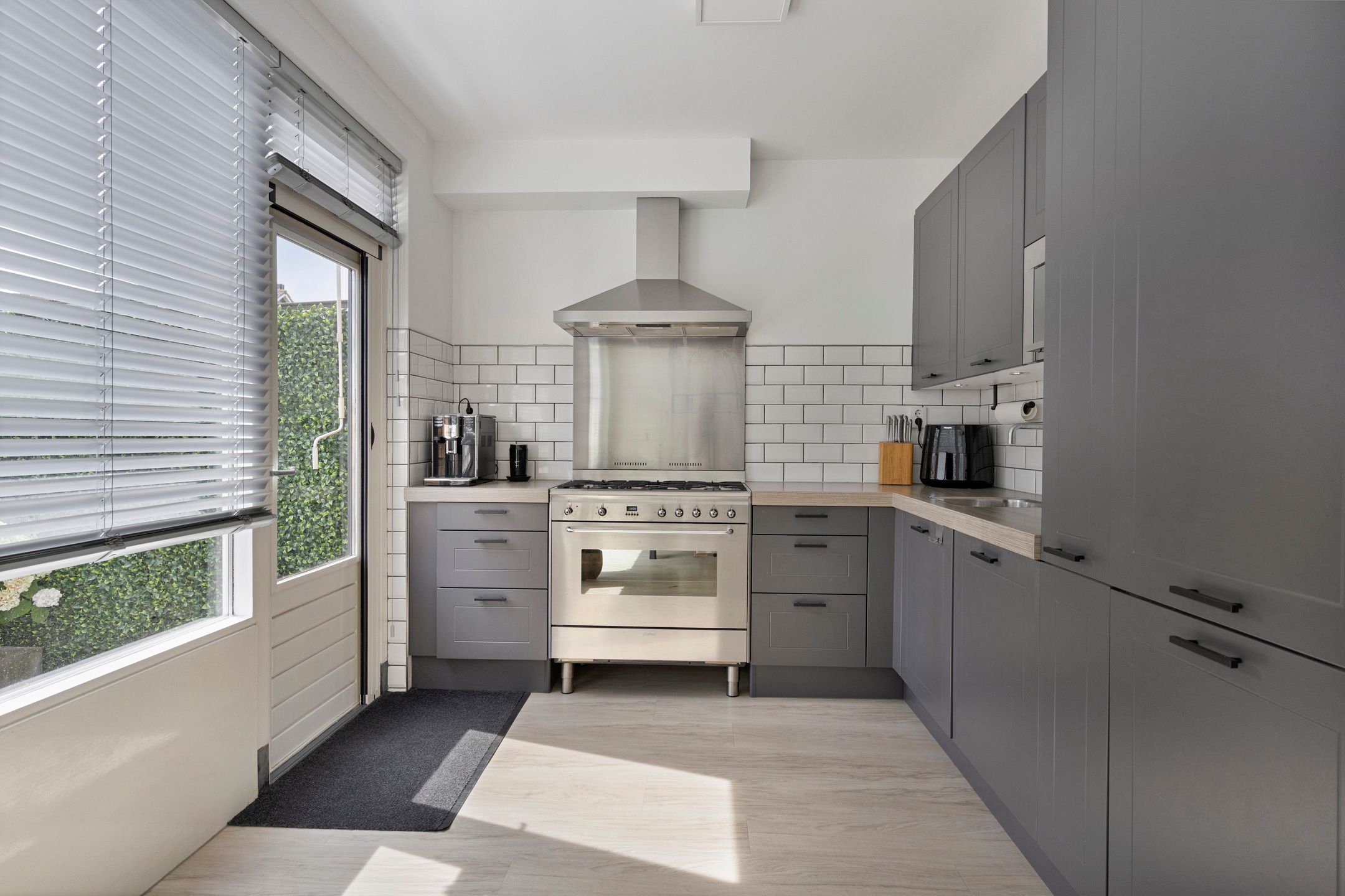 Foto 12 van van der Werveweg 6