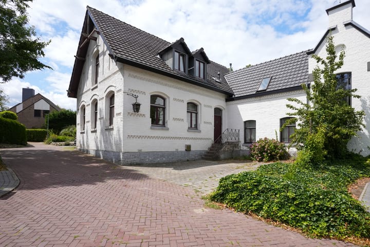 Foto 1 van Pater Janssenstraat 2