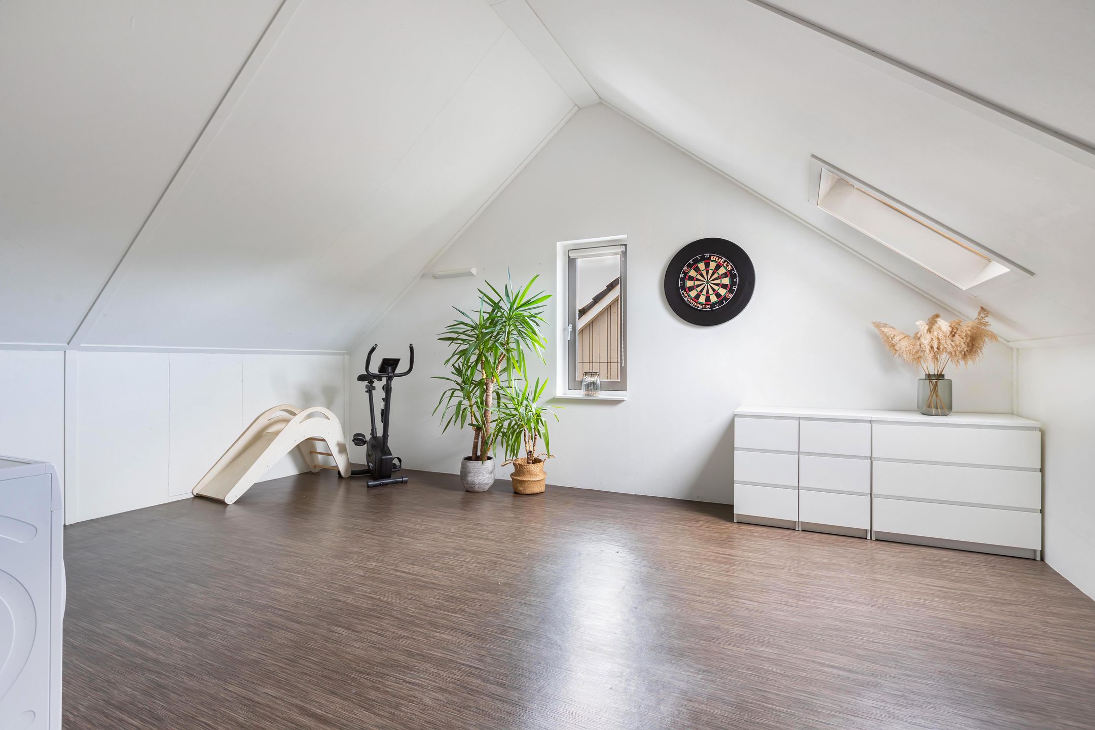 Foto 30 van Korporaal 9