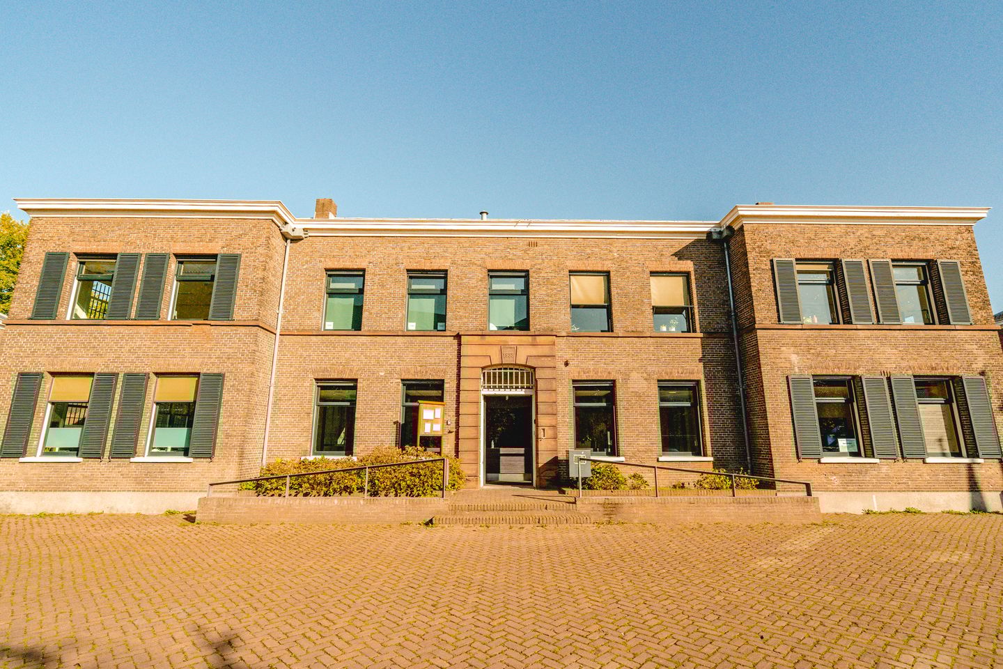 View photo 3 of Wolvenplein 25