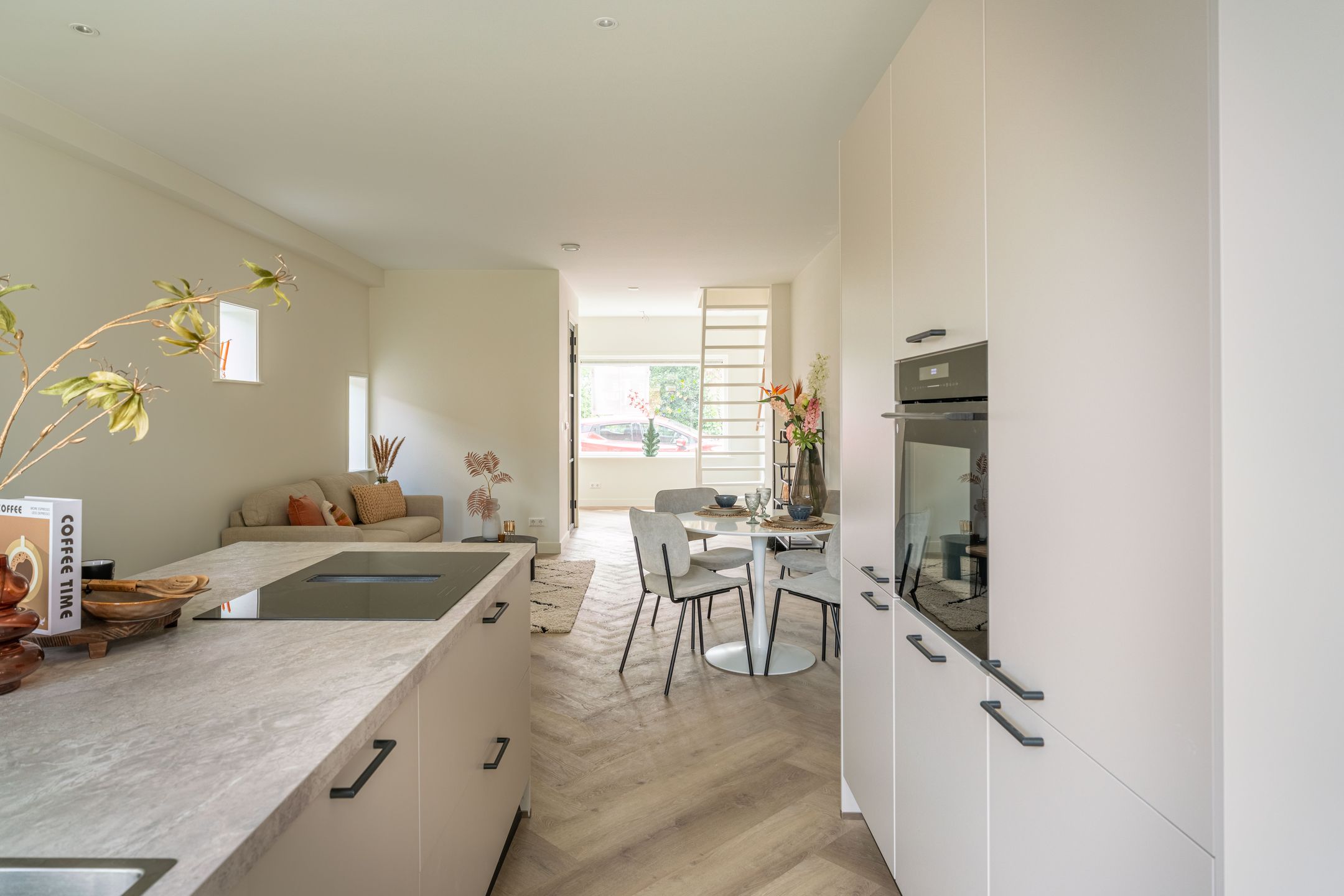 Photo 9 of Ter Haar Romenystraat 2