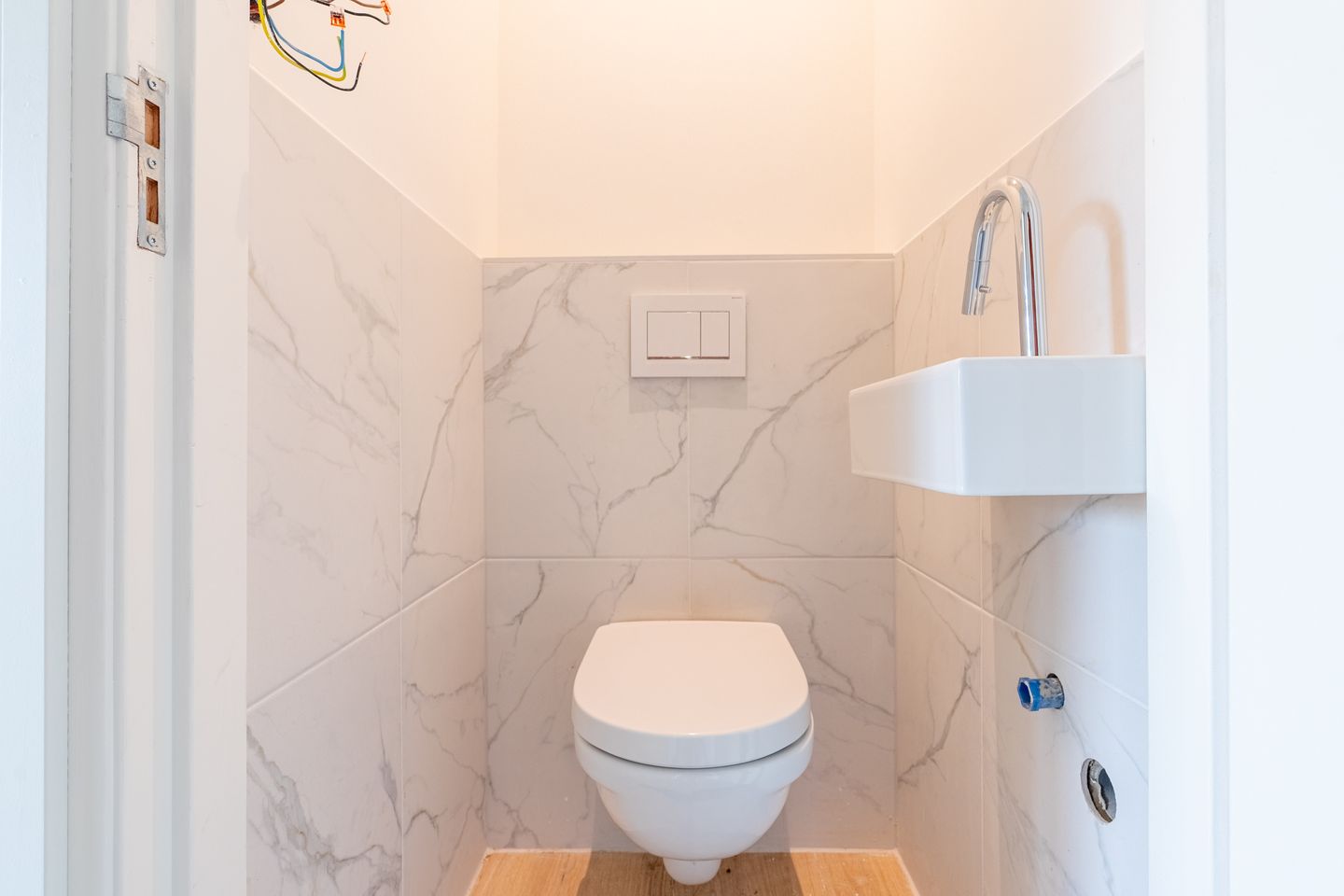 Photo 19 of Ter Haar Romenystraat 2