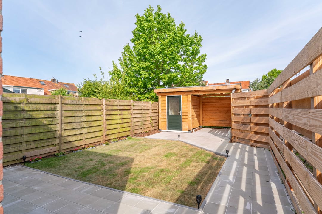 Photo 22 of Ter Haar Romenystraat 2