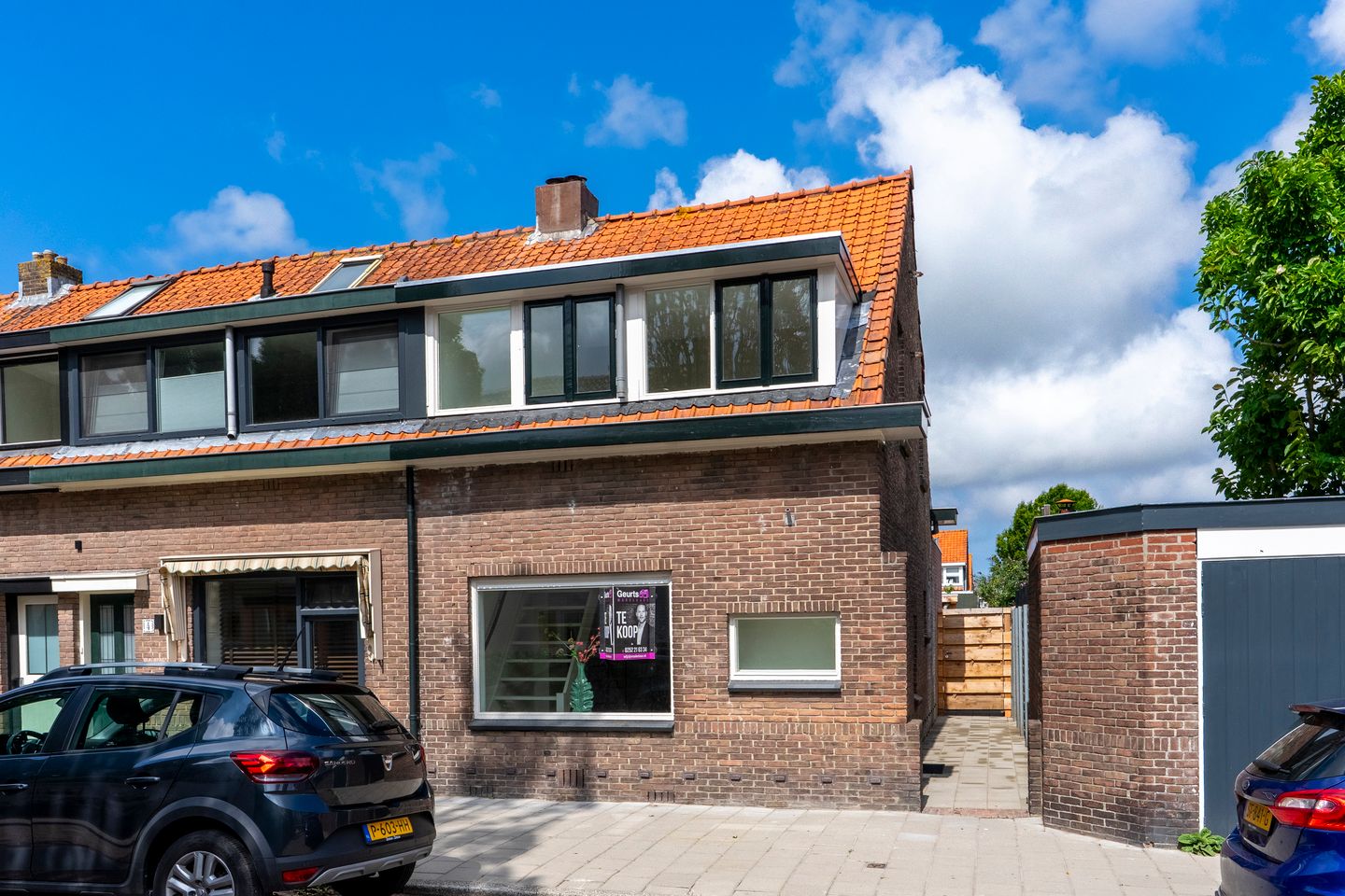 Photo 25 of Ter Haar Romenystraat 2