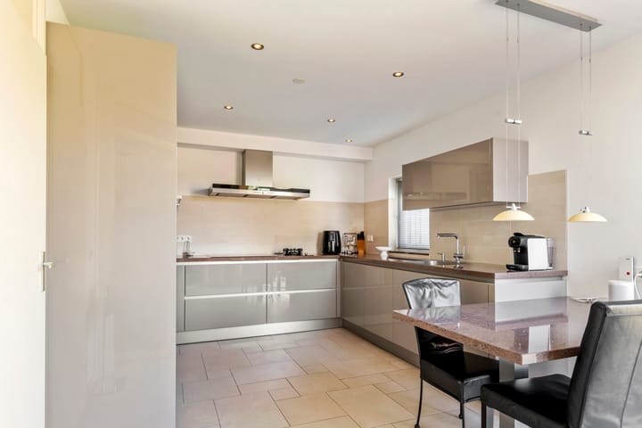 Foto 13 van F.J. Ebbensstraat 24