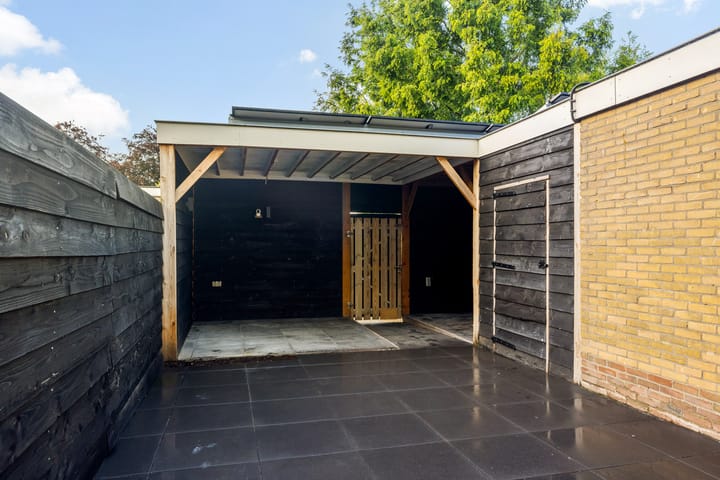 Photo 16 of Schonegevelstraat 5