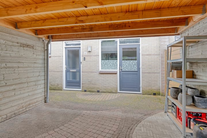 Foto 2 van Saturnus 40