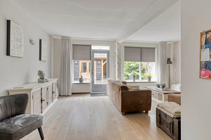 Foto 3 van Saturnus 40