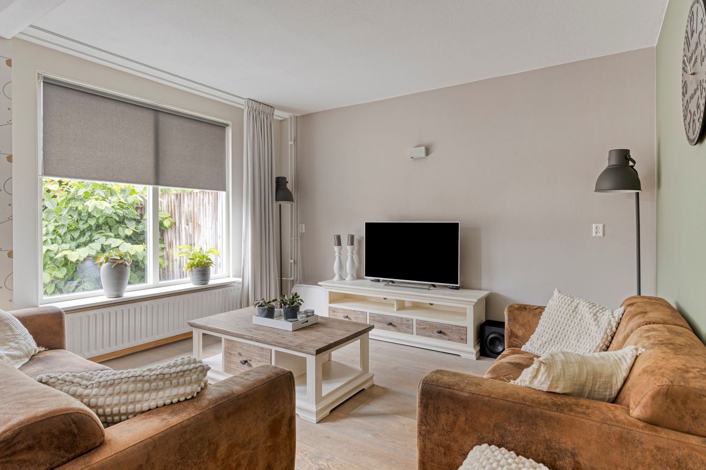 Foto 4 van Saturnus 40