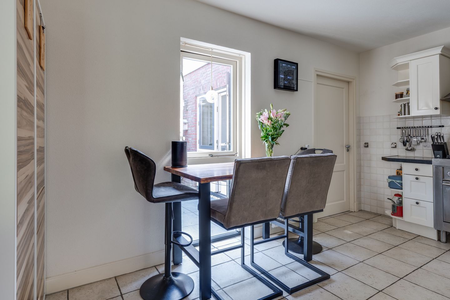 Photo 20 of Burgemeester de Bruijnstraat 83-06