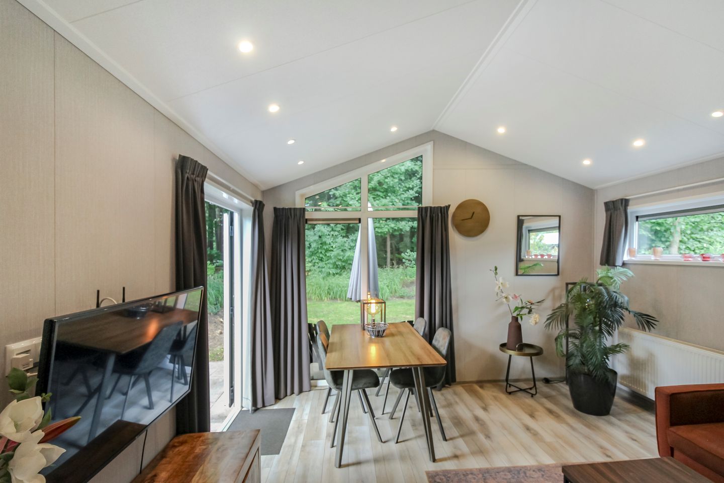 Photo 4 of Laan van Laag Kanje 1-615