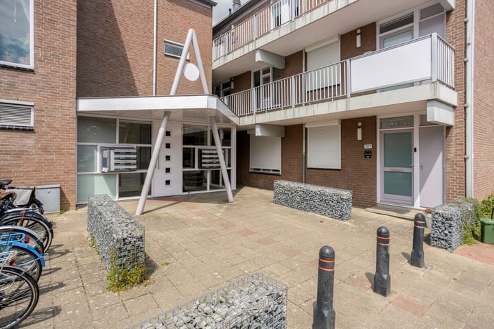 Foto 3 van Planetenhof 32-B