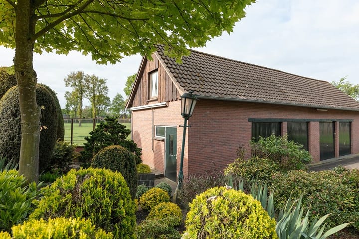 Foto 14 van Weerseloseweg 81