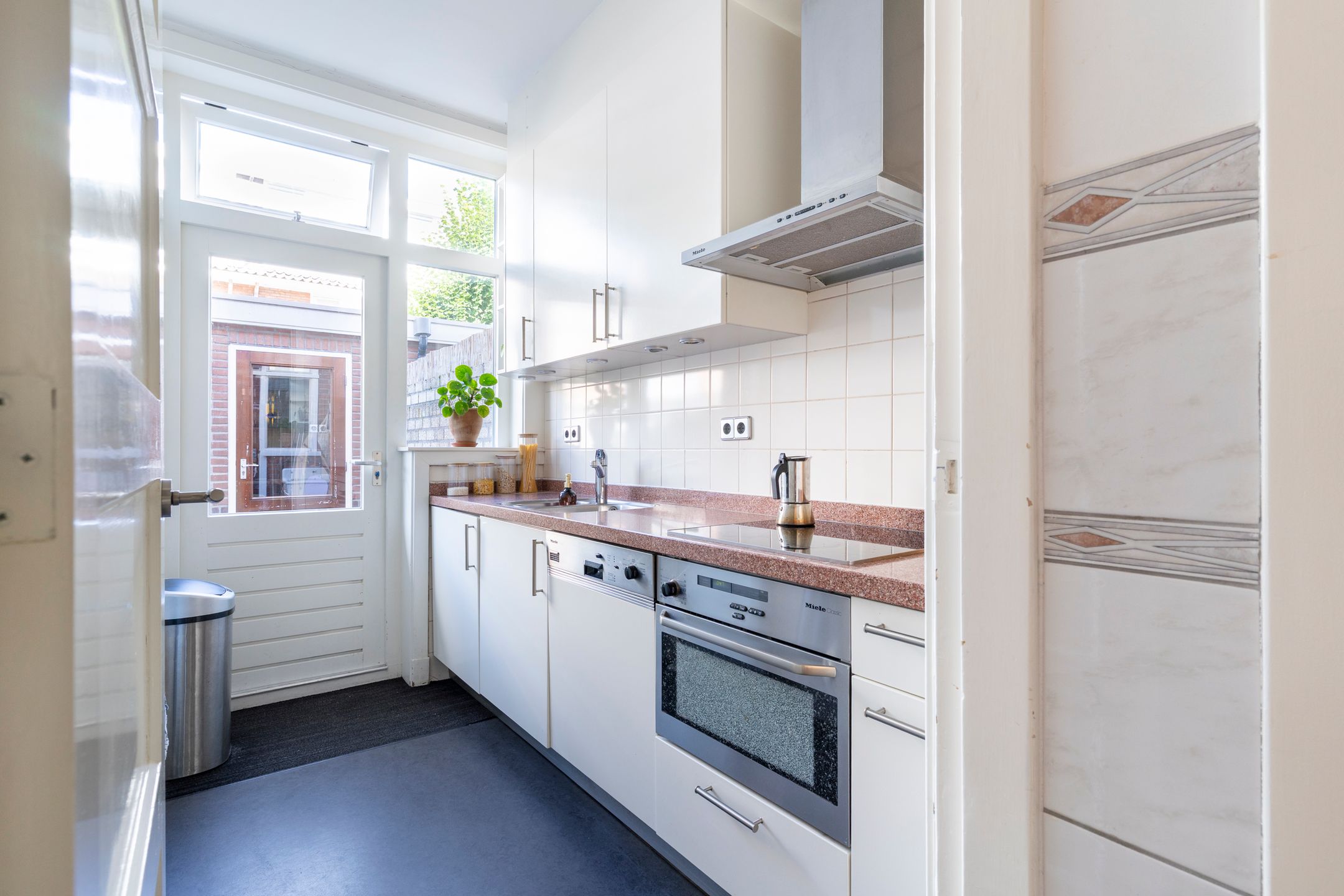 Foto 12 van Constant Erzeijstraat 39