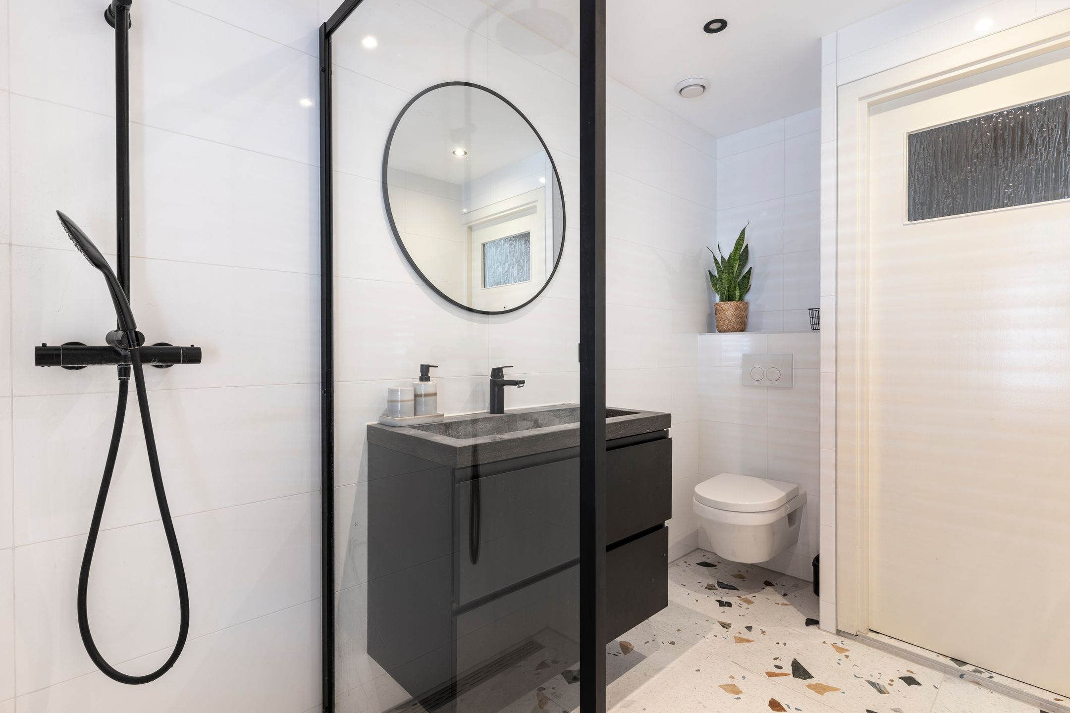 Foto 30 van Constant Erzeijstraat 39