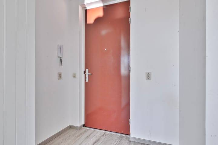 Photo 19 of Zuidsingel 50-B