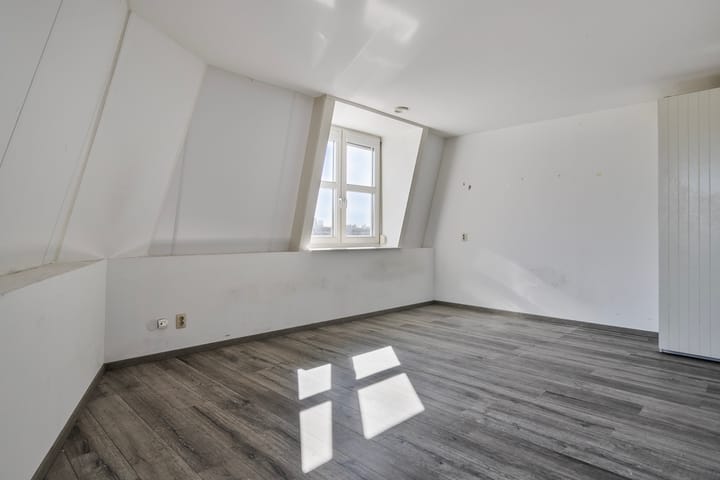 Photo 23 of Zuidsingel 50-B