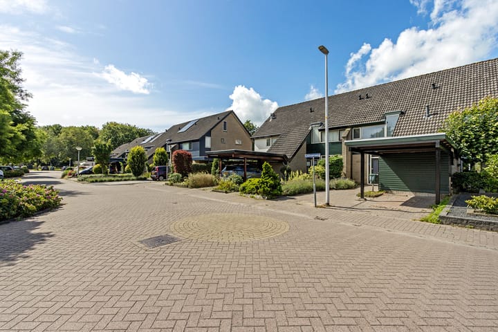 Photo 10 of IJsbaanweg 38