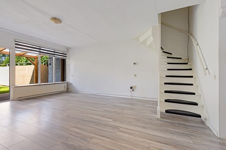 Photo 15 of IJsbaanweg 38