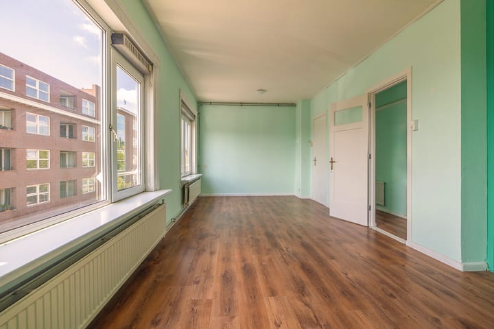 Photo 2 of Ebenhaëzerstraat 14-B