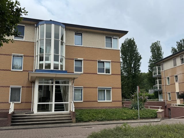 Foto 1 van Meester Linssenhof 41