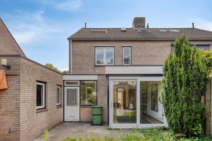 Foto 38 van Leeuwerikstraat 18