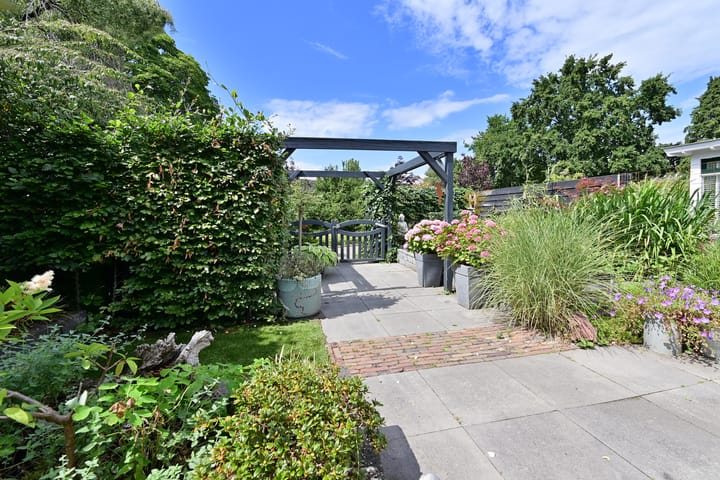 Photo 5 of van Ostadelaan 25