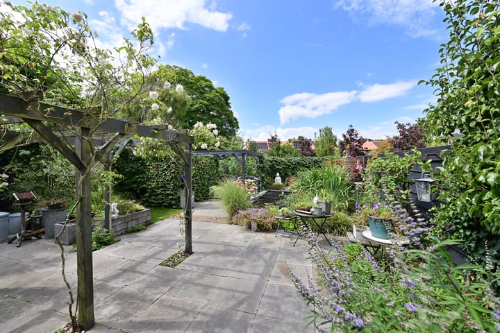 Photo 6 of van Ostadelaan 25