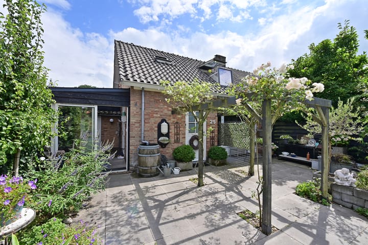 Photo 7 of van Ostadelaan 25